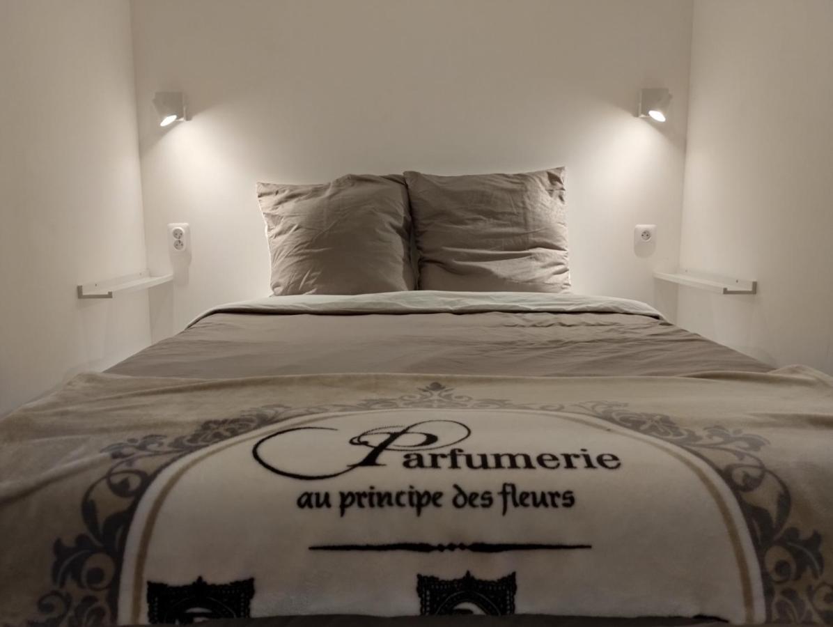 Manoir De La Guignardiere : The Ou Cafe ? Chavagne Buitenkant foto